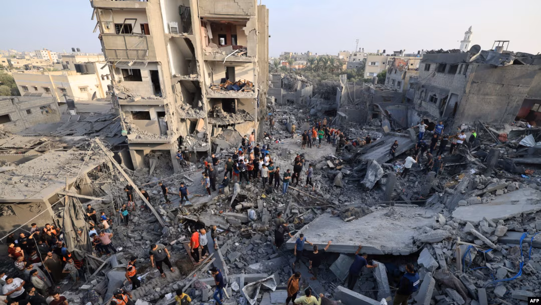 Israel Attacks UN-Run School in Central Gaza, Killing at Least 40