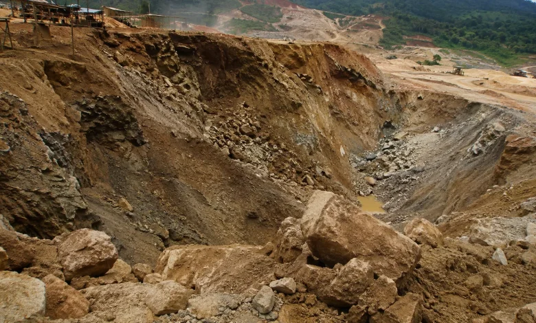 Landslide Kills 13 At Illegal Gold Mine In Southwest Colombia