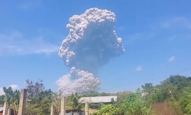 Indonesia’s Mount Lewotobi Erupts, Spews Towering Ash Plume Into Night Sky