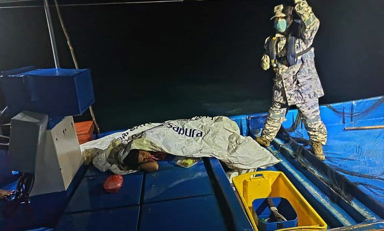 Malaysia, Thailand Launch Massive Search After Deadly Migrant Shipwreck