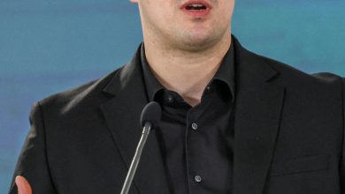 Ukraine’s Former Defence Minister Calls for Wartime Elections in Challenge to Zelenskyy