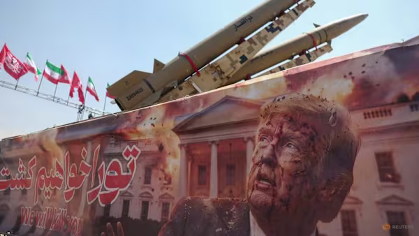 U.S. Strikes Iranian Launchers on Larak Island as Tensions Surge Around Strait of Hormuz