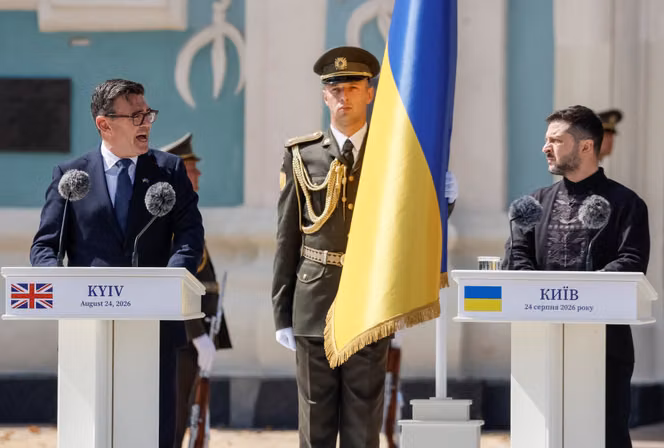 Kremlin Threatens to Target Ukraine Missile Plants Amid UK Military Support
