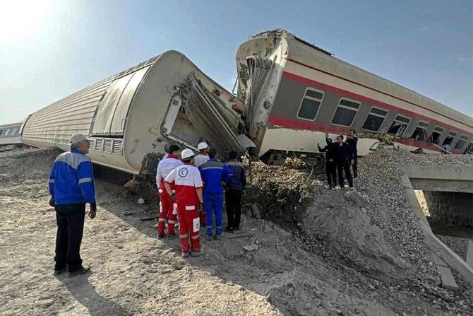 Train Derails in Southern Iran, 30 Injured but No Fatalities