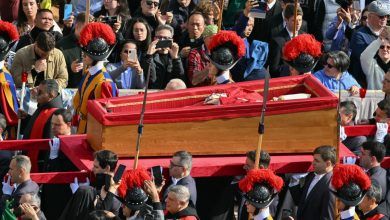 Procession With Pope Francis’ Coffin Begins Towards Saint Peter’s Basilica