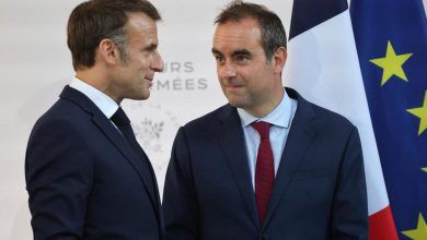 Macron Faces Growing Pressure to Call Early Election as France’s Political Crisis Deepens