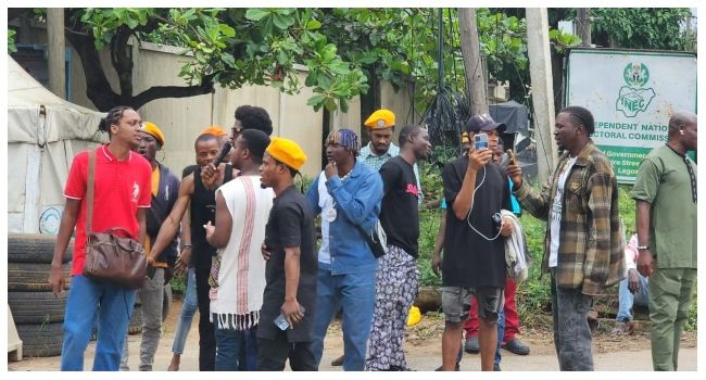 Protesters Storm Abuja Force Headquarters, Demand Sowore’s Release