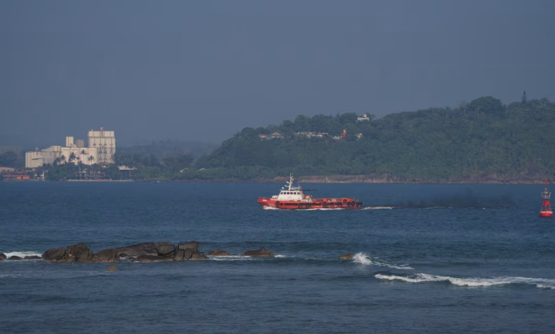 At Least 80 Killed as US Submarine Sinks Iranian Vessel