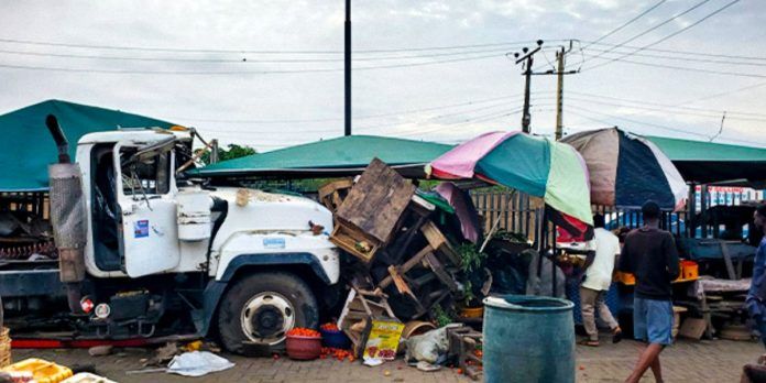 One Dead, Several Injured as Truck Crashes into Isheri Market on Lagos-Ibadan Expressway