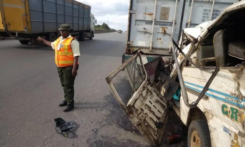 Six Dead, 23 Injured in Lagos–Ibadan Expressway Crash