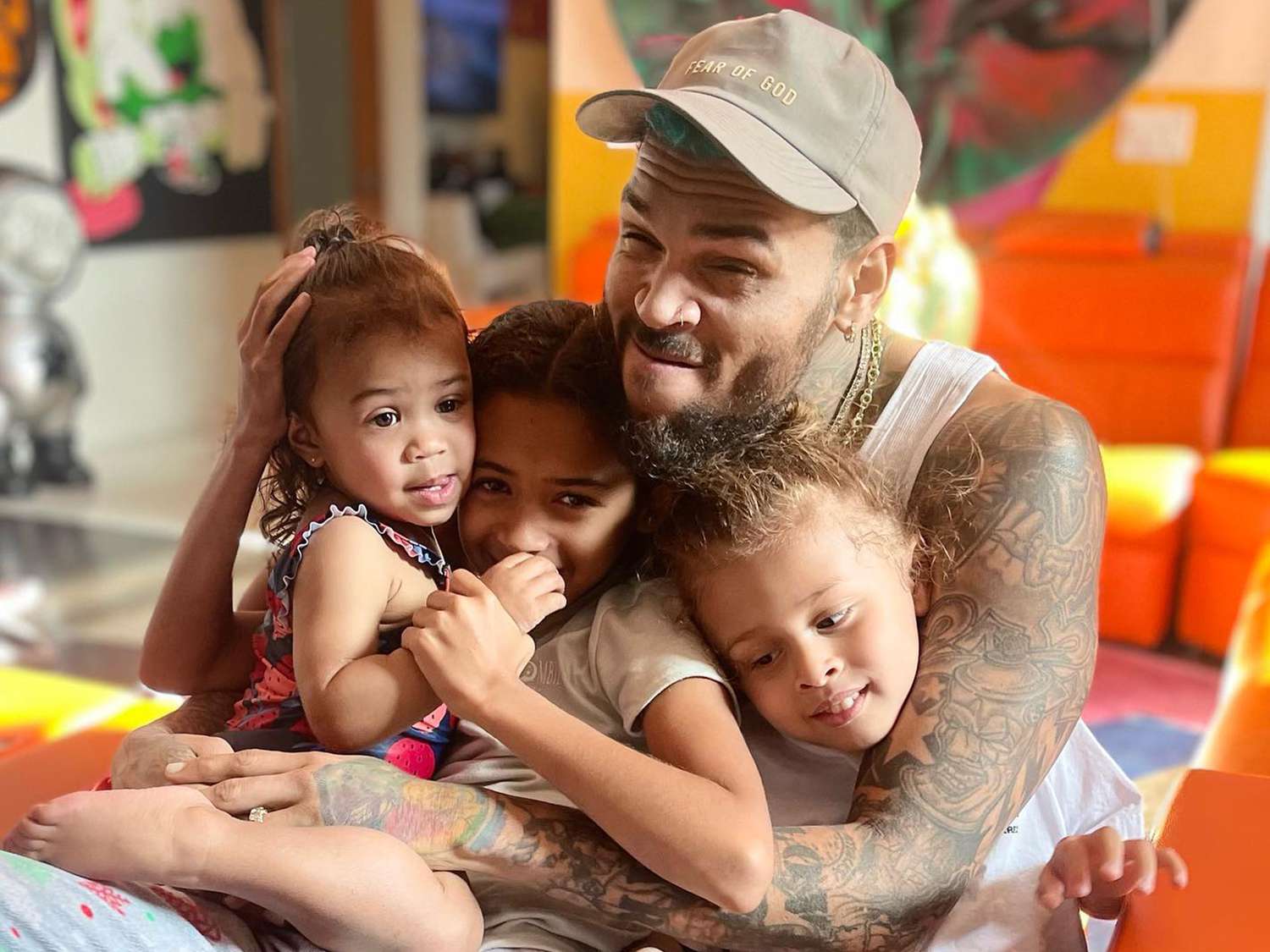 Lovely Photo of Chris Brown & Kids
