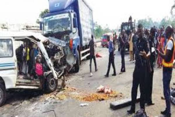 Fatal Crash On Lagos-Ibadan Expressway Leaves Four Dead, One Injured