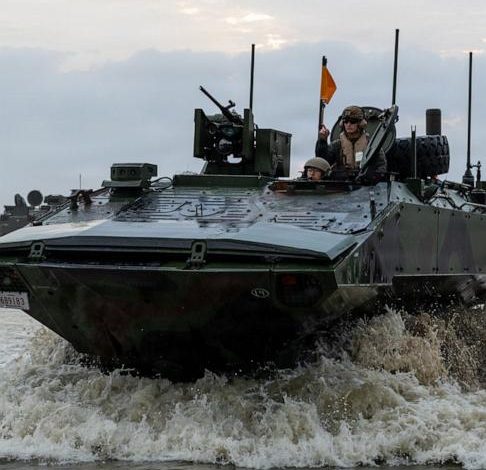 US Deploys Marines, Amphibious Assault Ship to Middle East as Gulf Tensions Deepen