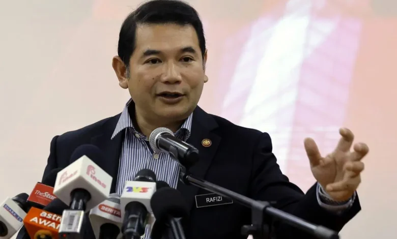 Malaysia's Economy Minister Resigns After PKR Loss to PM’s Daughter